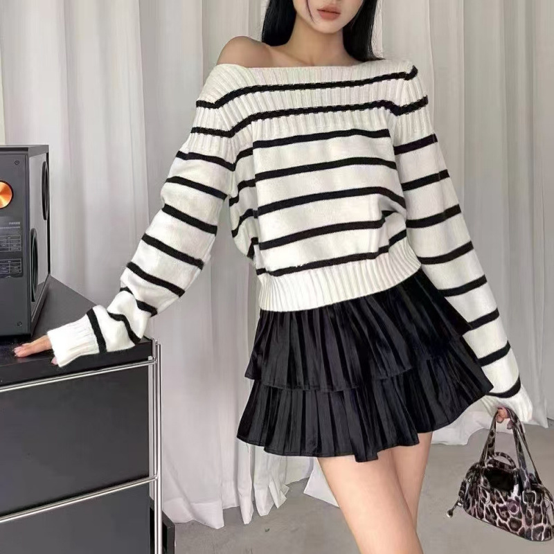 Women'S Fashion Trends Fall 2025 - เสื้อไหมพรมคอวีลายทางสีสันสดใส สไตล์เรโทร แฟชั่นฤดูใบไม้ร่วง/ฤดูหนาว ปี 2025 สำหรับผู้หญิง