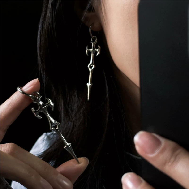 ต่างหูห่วงรูปดาบไขว้ ดีไซน์เท่ - Women'S Fashion Edgy บทวิจารณ์และราคา