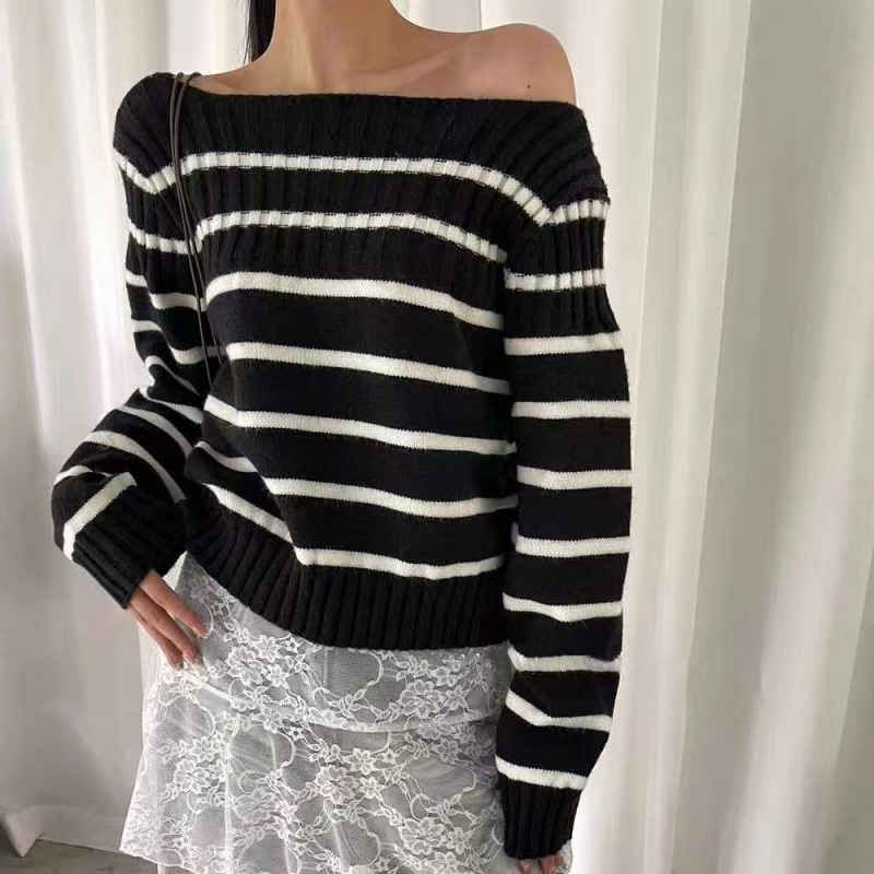 เสื้อไหมพรมคอวีลายทางสีสันสดใส - Women'S Fashion Trends Fall 2025 บทวิจารณ์และราคา