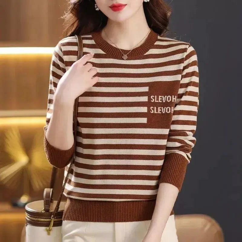เสื้อสเวตเตอร์ถักทรงหลวม คอกลม - Women'S Fashion Trends Fall 2025 บทวิจารณ์และราคา