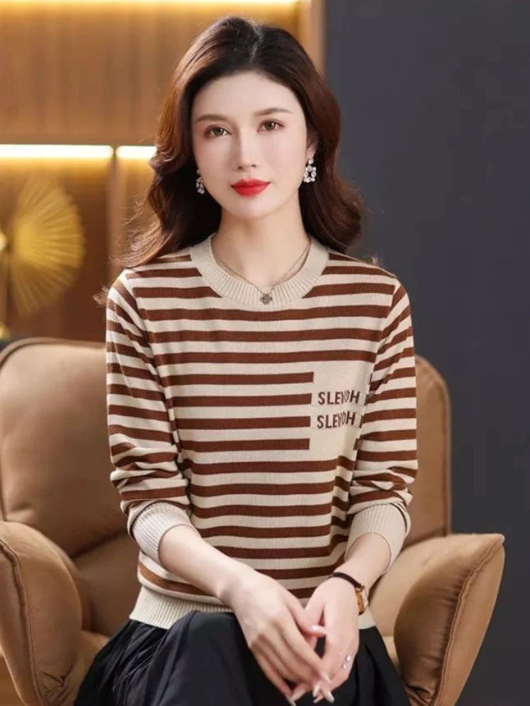 เสื้อสเวตเตอร์ถักทรงหลวม คอกลม - Women'S Fashion Trends Fall 2025 บทวิจารณ์และราคา